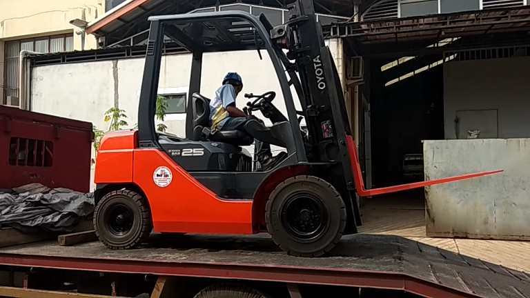 penyedia operator forklift
